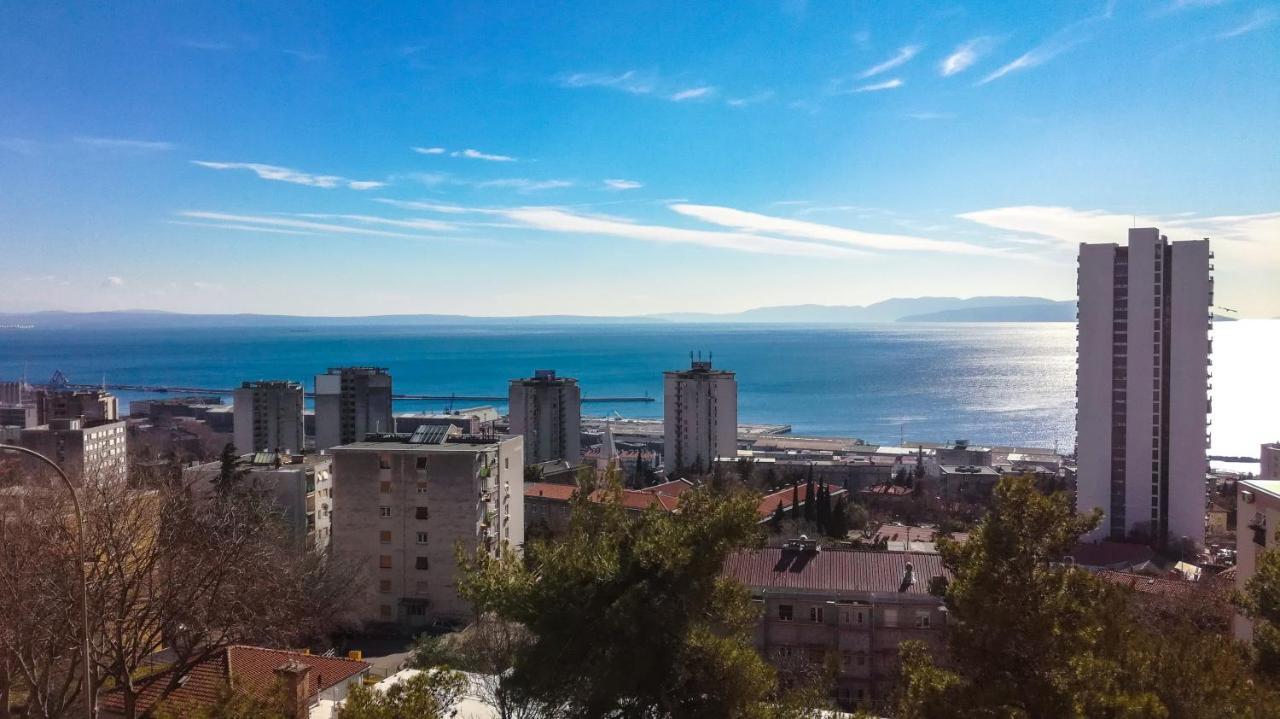 Sea And Mountain Apartment Rijeka Exterior foto